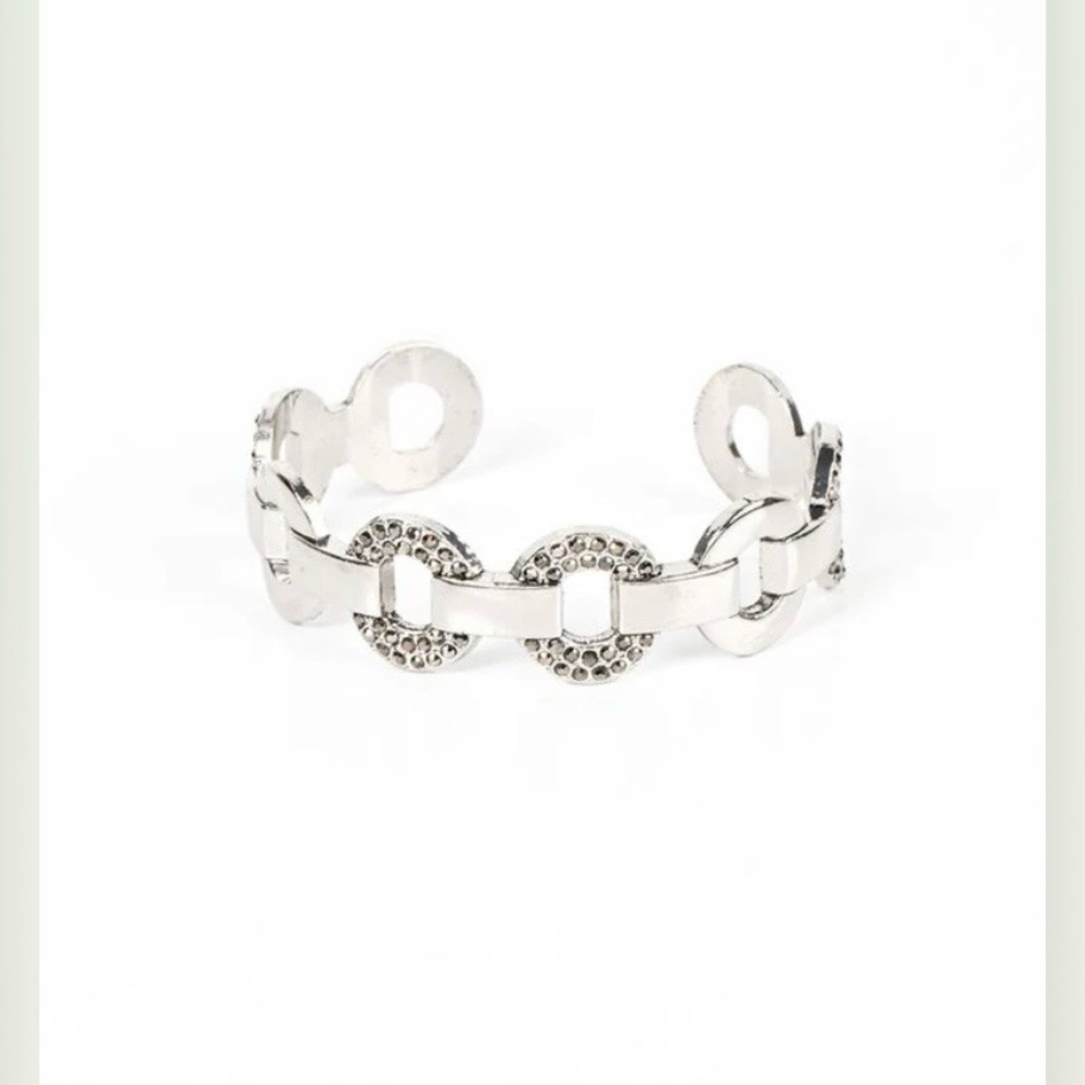 Paparazzi Chic Silver Bracelet